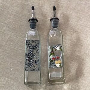 GANZ 2-Piece Glass Decanter Set / For Oils & Vinegars / Unique Embellishment